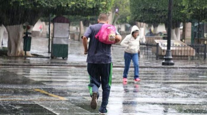 La Onda Tropical 34 se desplaza hacía Michoacán