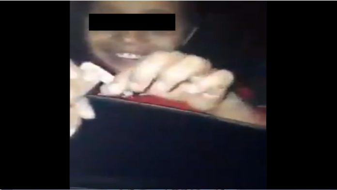 Video: Hombre le da marihuana a un niño y lo graba fumando
