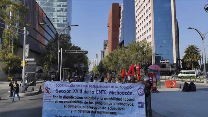 CNTE se reunirá con AMLO en mesa nacional de negociación para exigir pagos