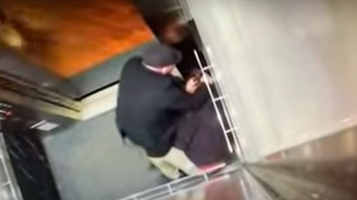Abuelito da golpiza a hombre por toserle en la cara