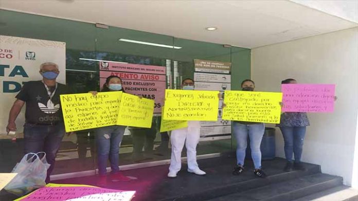 Trabajadores del IMSS los Reyes al olvido; exigen vacunas
