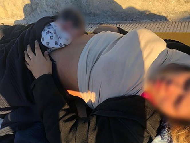 Migrante da a luz en puente fronterizo México-EU