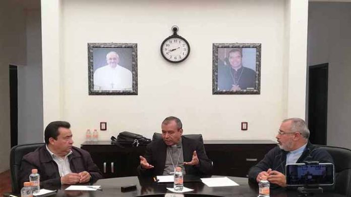 Iglesia pide tomar en cuenta a sacerdotes para vacunación anticovid