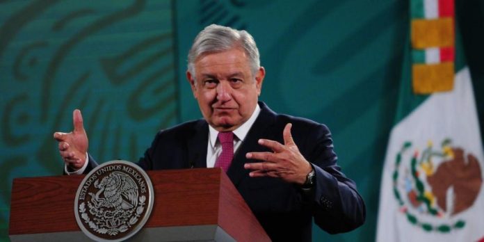 Cuando le toque, AMLO se pondrá la vacuna en vivo en la mañanera para generar confianza