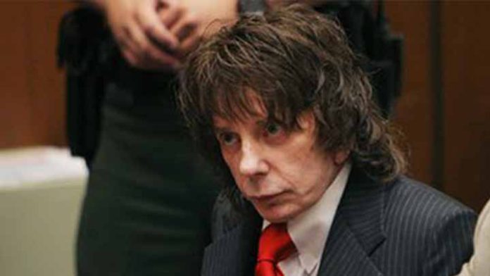 Muere por Covid Phil Spector, productor musical de The Beatles