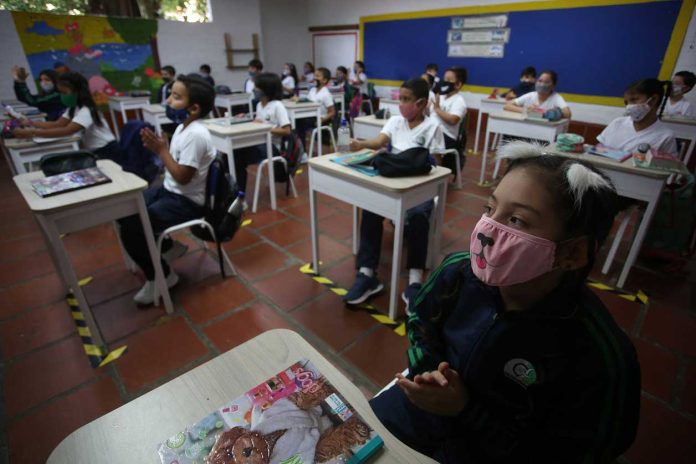 ¡Última hora! Hasta septiembre regreso a las aulas