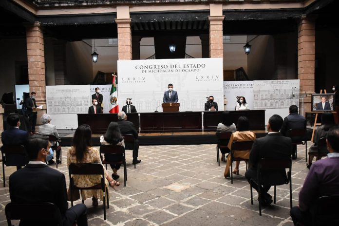 Realizan ceremonia y develación de placa en memoria del Ing. Pascual Sigala Páez