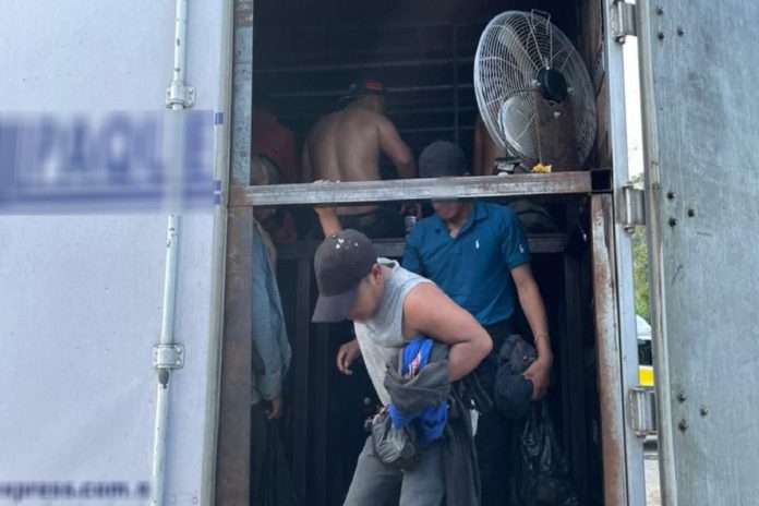 Rescatan a 128 migrantes en Veracruz: Se escuchaban gritos de auxilio y golpes