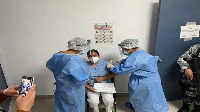 Aplicarán más de 2 mil dosis de la vacuna contra Covid-19 a personal de salud