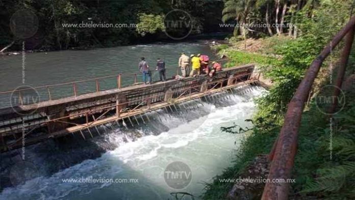 Localizan cuerpo putrefacto en el Río Cupatitzio de Uruapan
