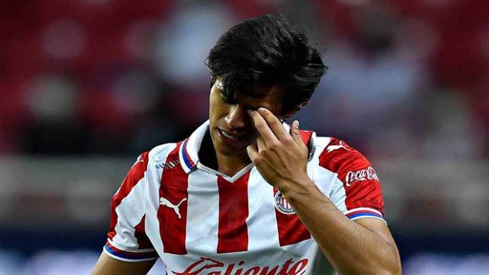 Descubren en Chivas red de tráfico de boletos al interior del club