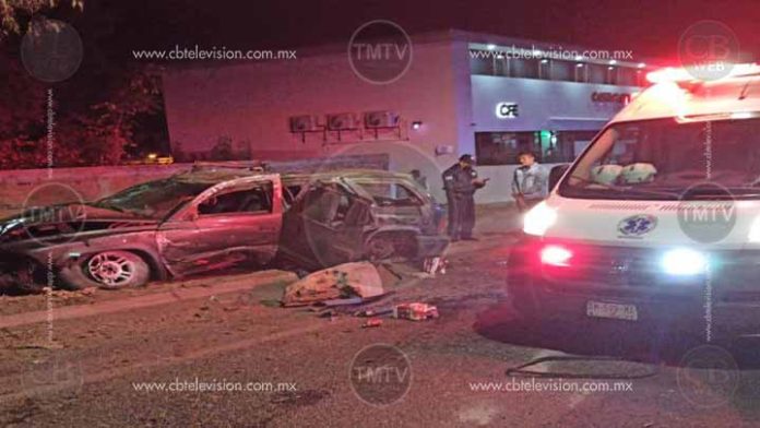 7 heridos deja volcadura de camioneta en Pátzcuaro
