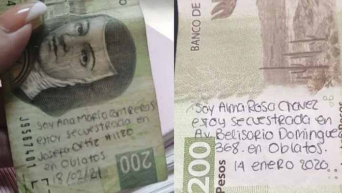 Supuestas mujeres secuestradas piden ayuda con mensaje escrito en billetes
