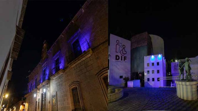 Monumentos en Morelia se visten de morado en el marco del 8M