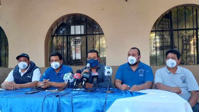 Incendio en Casa Hotel del Maestro fue un auto-atentado para culparnos, asegura Gamaliel Guzmán