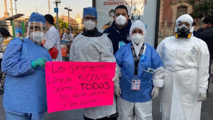 Médicos denuncian falta de pagos y piden respeto a su labor