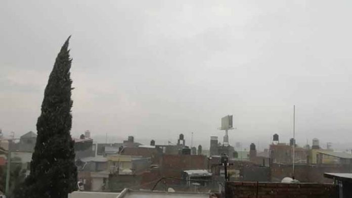 Martes, con altas temperaturas y lluvias fuertes en las próximas horas