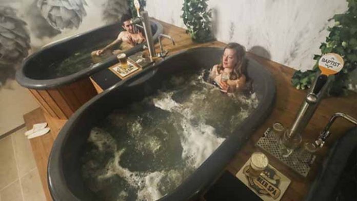 ¡De locos! abrirán en Bruselas Spa con tina de hidromasaje llena de cerveza