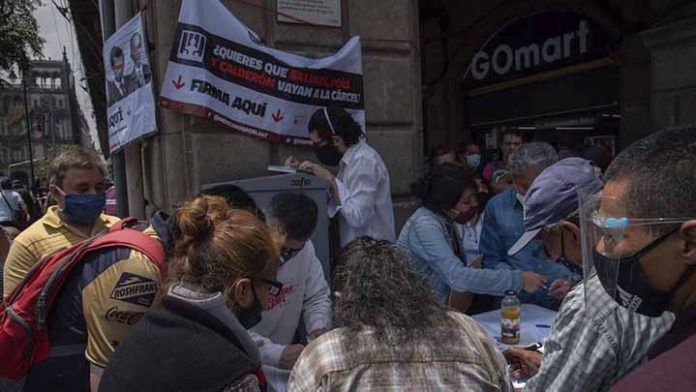 INE determina que militantes de Morena sí podrán promover la consulta popular