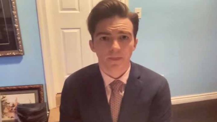 Sentencian a Drake Bell por delitos contra menores