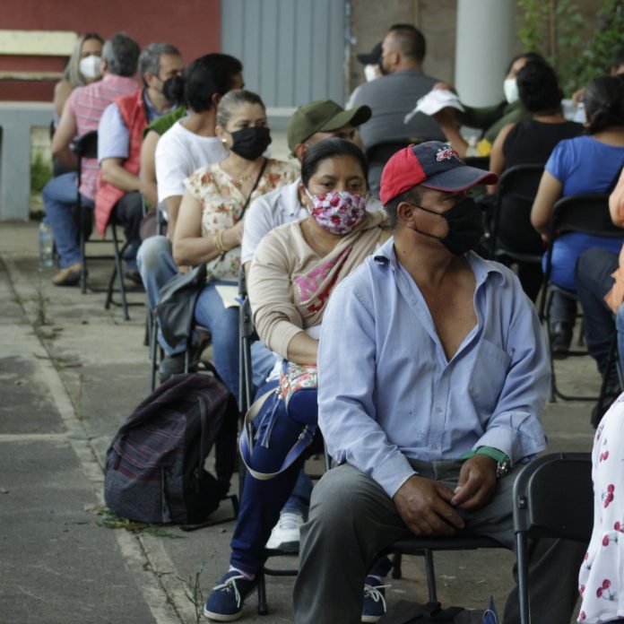 Continúa la aplicación de vacunas en Michoacán