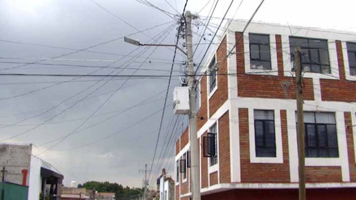 “Como película de terror”, así viven los vecinos de la Nicolás Bravo por falta de luminarias