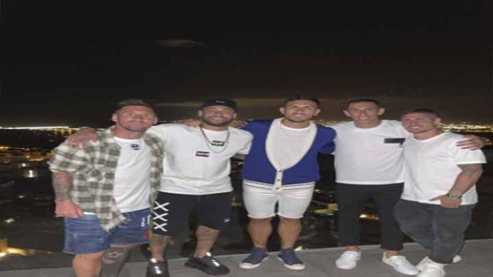 Messi aparece en foto con jugadores del PSG, ¿Será una señal?