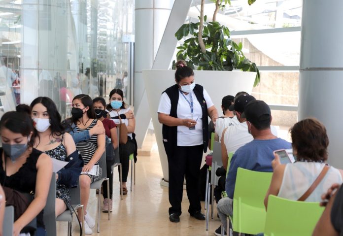 Más de 446 mil personas de 30 a 39 años de edad recibieron vacuna contra Covid-19