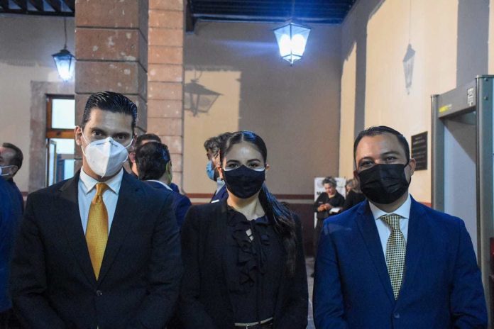 Rinden protesta ante Congreso del Estado los nuevos Comisionados del IMAIP