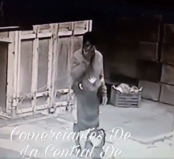 sujeto-transporta-cabeza-humana-puebla