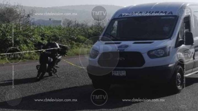 Choque de auto y camión deja una fémina muerta en Zamora