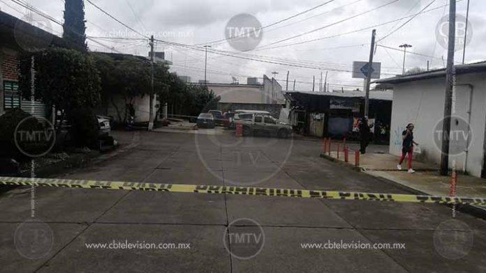 Lo asesinan a balazos afuera de taller mecánico en El Colorín