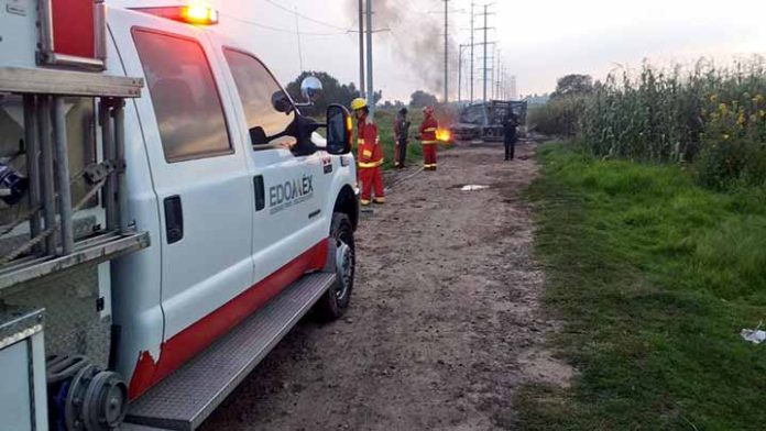Explota otra toma clandestina de gasolina, ahora en Acolman