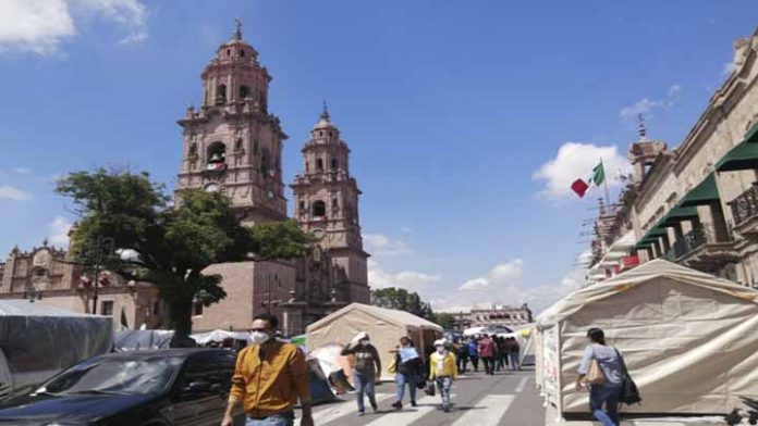 Perdidas económicas por 1 millón de pesos diarios por plantón en el Centro Histórico: Covechi