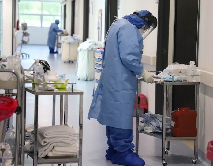 Michoacán no cuenta con recursos suficientes para contratar médicos