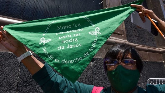 Despenalizan el aborto hasta las 12 semanas de gestación en baja California