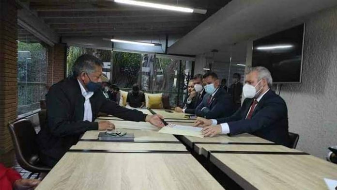 Alfredo Ramírez Bedolla atiende personalmente a “Poder de Base”