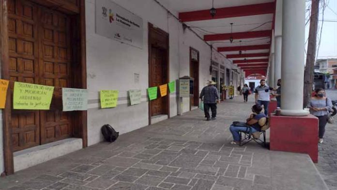 Profesores estatales y federales comienzan a recibir el pago de su quincena