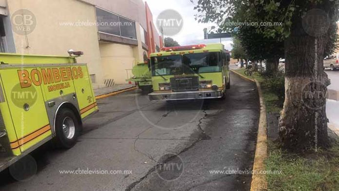 Se les quema el Chedraui en Morelia