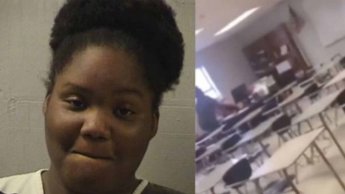 Alumna golpea a maestra discapacitada para cumplir reto de TikTok Alumna golpea a maestra discapacitada para cumplir reto de TikTok