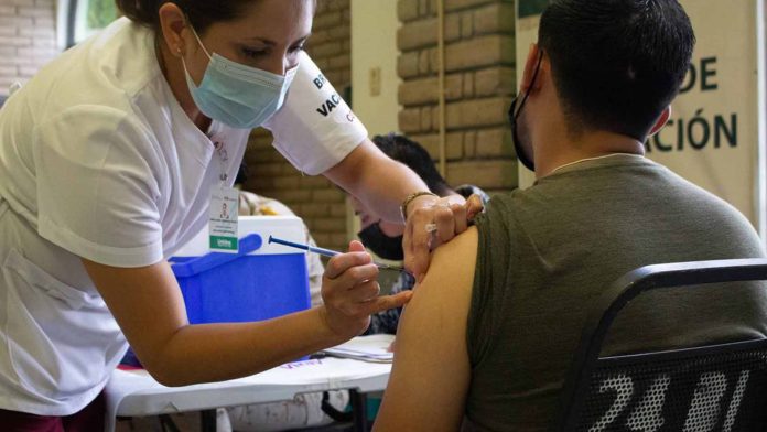 No se cumplirá la meta de la OMS de terminar el 2021 con el 40% de personas vacunadas