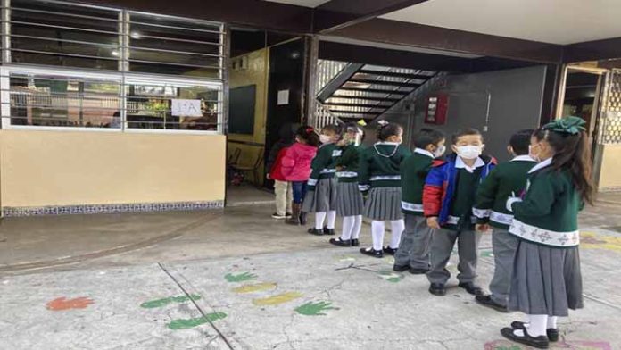 Escuelas Primarias regresan a clases presenciales ante pago de adeudos
