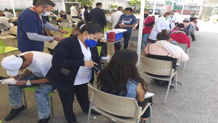 Mañana inicia vacunación de menores de 15 a 17 años edad en Michoacán
