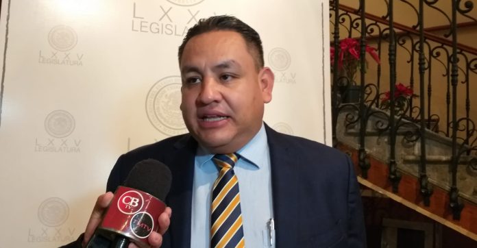 Víctor Manuel Manríquez en contra del reemplacamiento: 