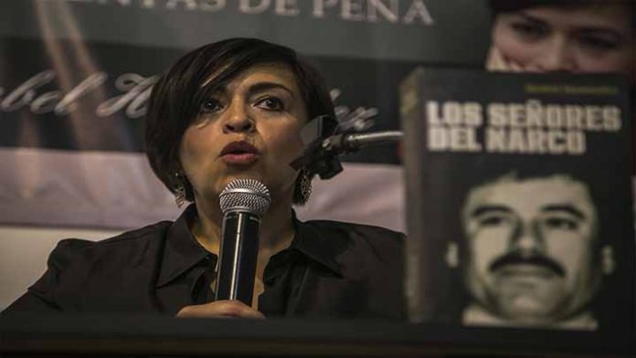 La periodista Anabel Hernández asegura tener una lista de mujeres del espectáculo coludidas con el narco