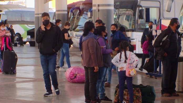 Comienzan a llegar visitantes a Morelia para celebrar la navidad con sus familiares