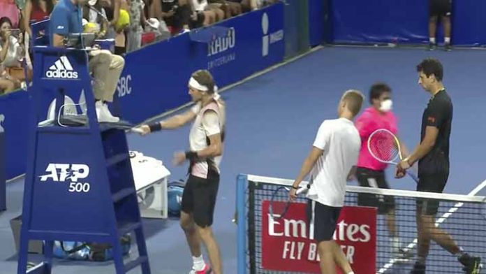 Zerev golpea la silla del juez durante Abierto de Acapulco; ofrece disculpas