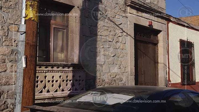 Incendio en casona del centro moviliza a bomberos de Morelia
