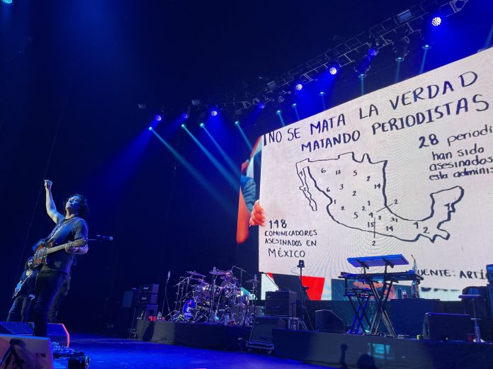protesta-contra-asesinato-de-periodistas-durante-concierto-de-caifanes