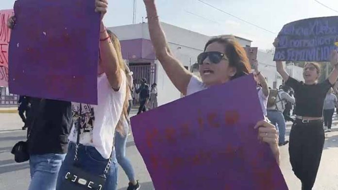 Realizan marcha exigiendo justicia para Debanhi y seguridad para todas